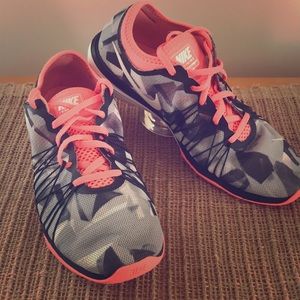 Nike dual fusion trainers - women’s 9.5